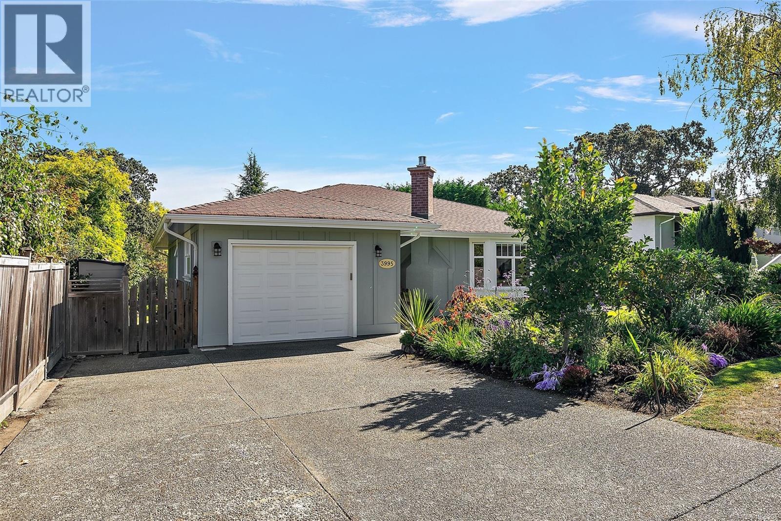 3995 Bel Nor Place, Saanich