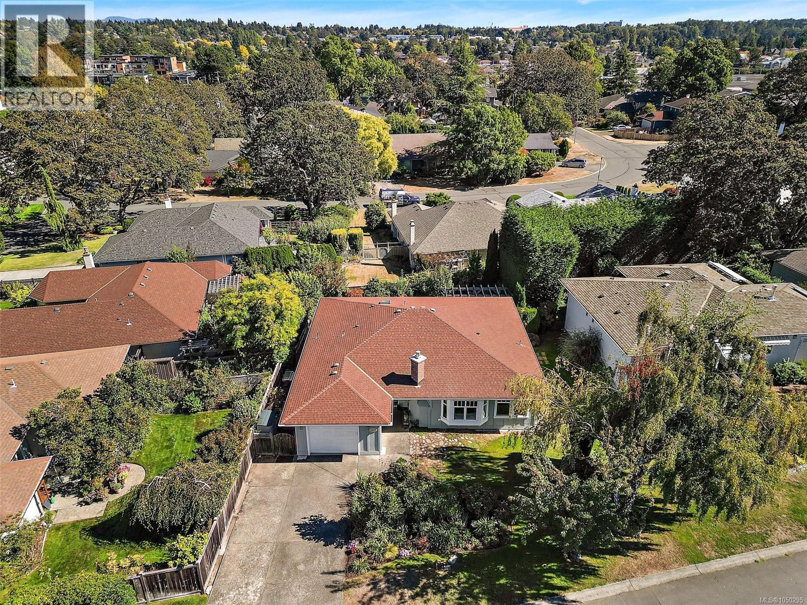  3995 Bel Nor Place, Saanich