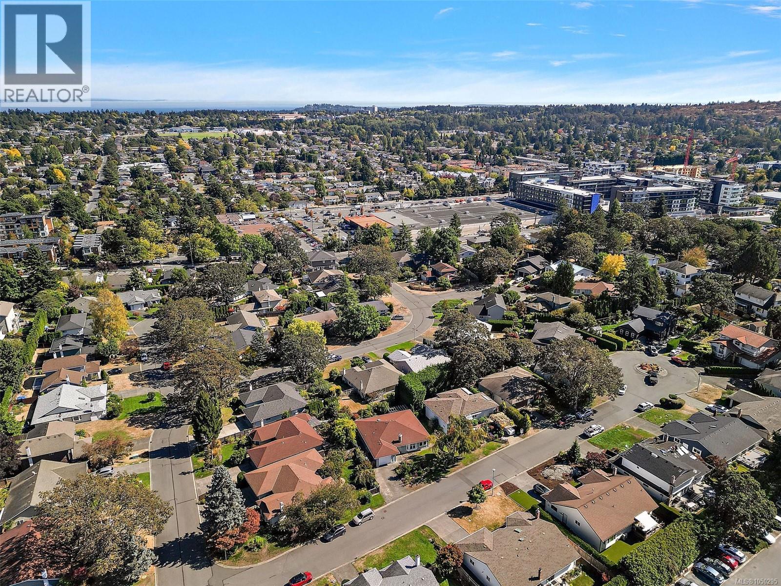  3995 Bel Nor Place, Saanich