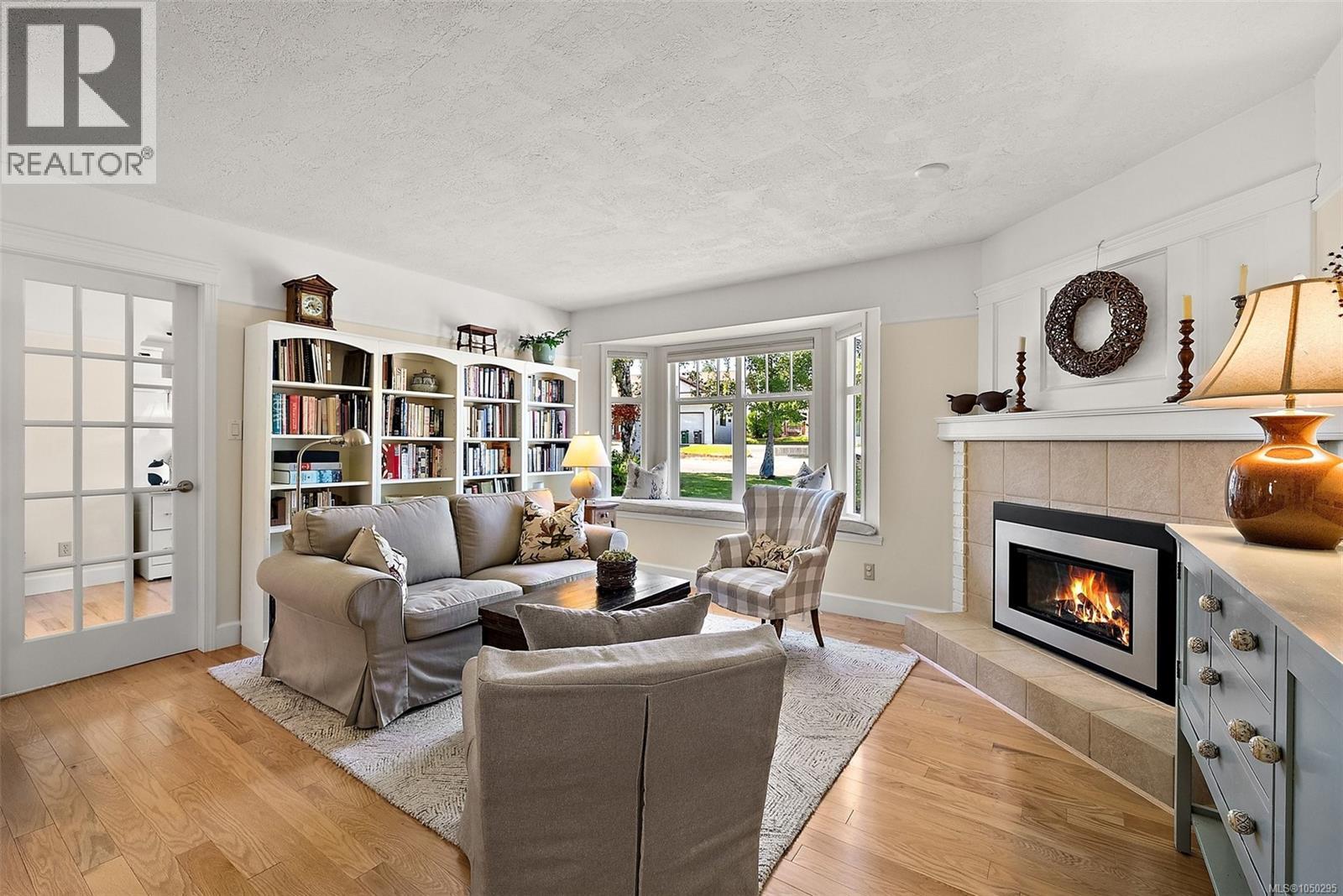  3995 Bel Nor Place, Saanich