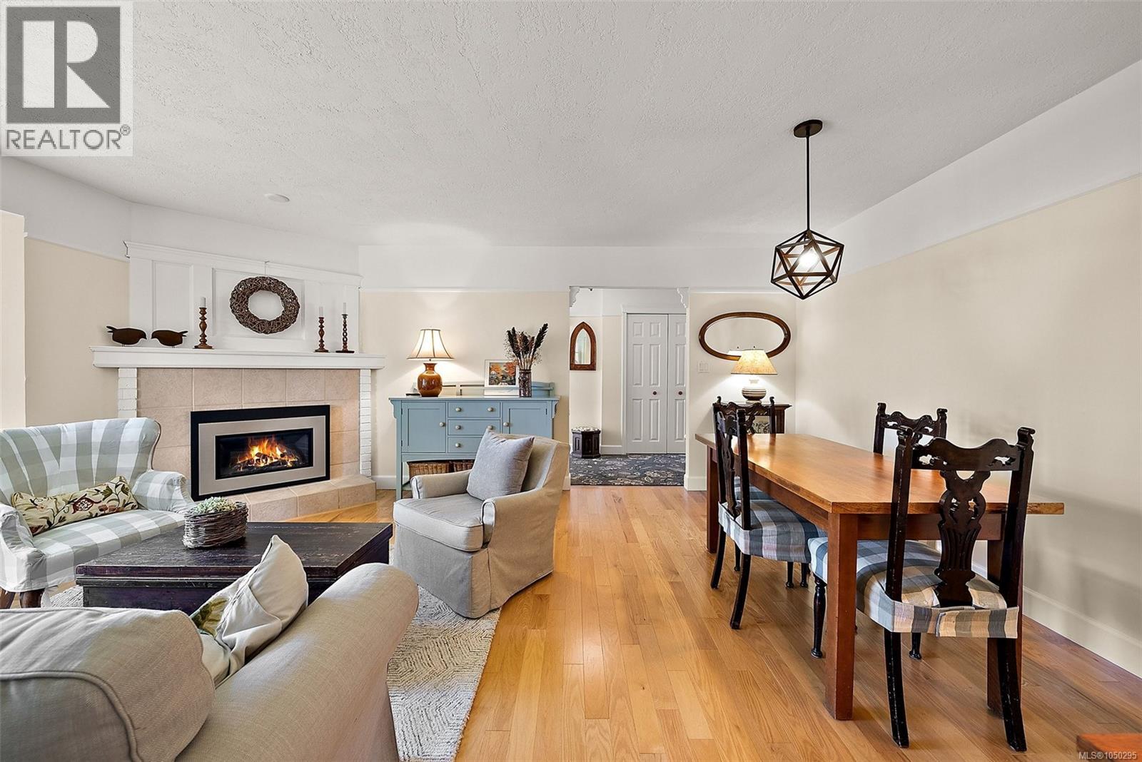  3995 Bel Nor Place, Saanich