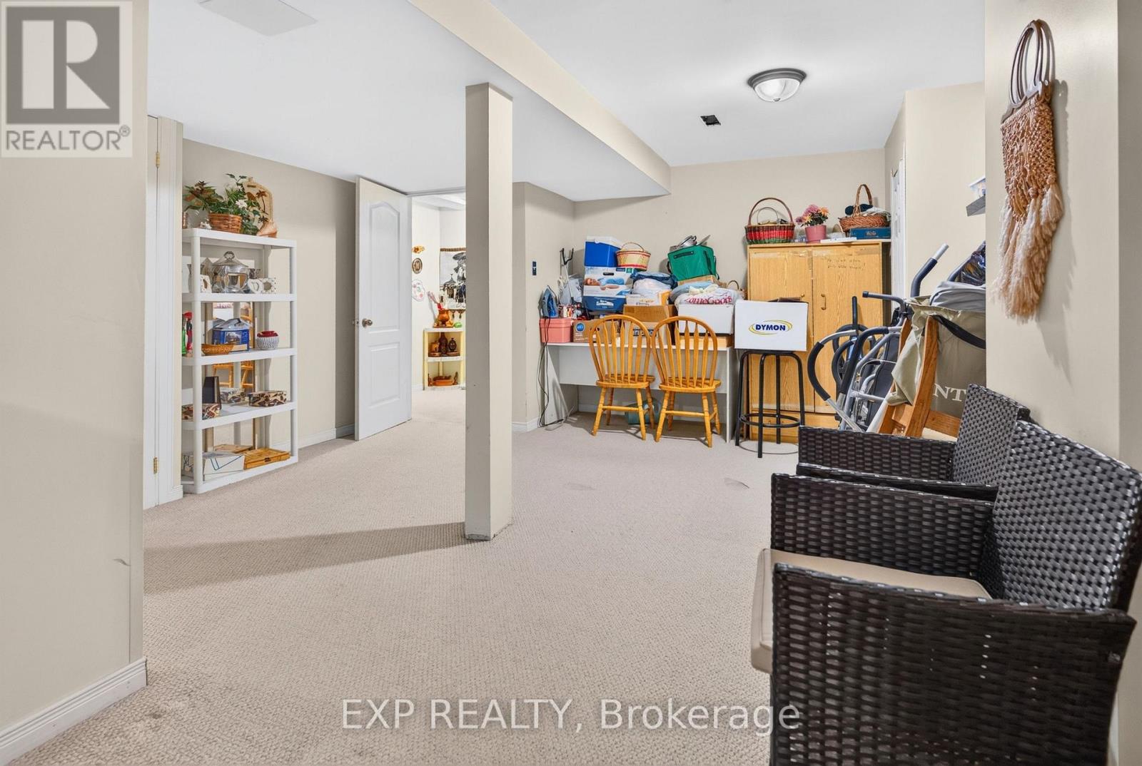 185 HUNTERSWOOD CRESCENT photo 41