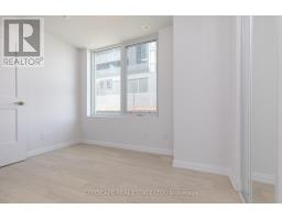 Th - 1 - 1010 Portage Parkway, Vaughan, ON L4K0K3 Photo 13