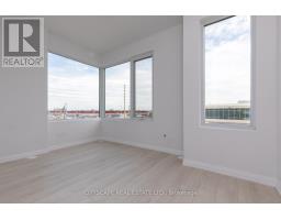 Th - 1 - 1010 Portage Parkway, Vaughan, ON L4K0K3 Photo 16