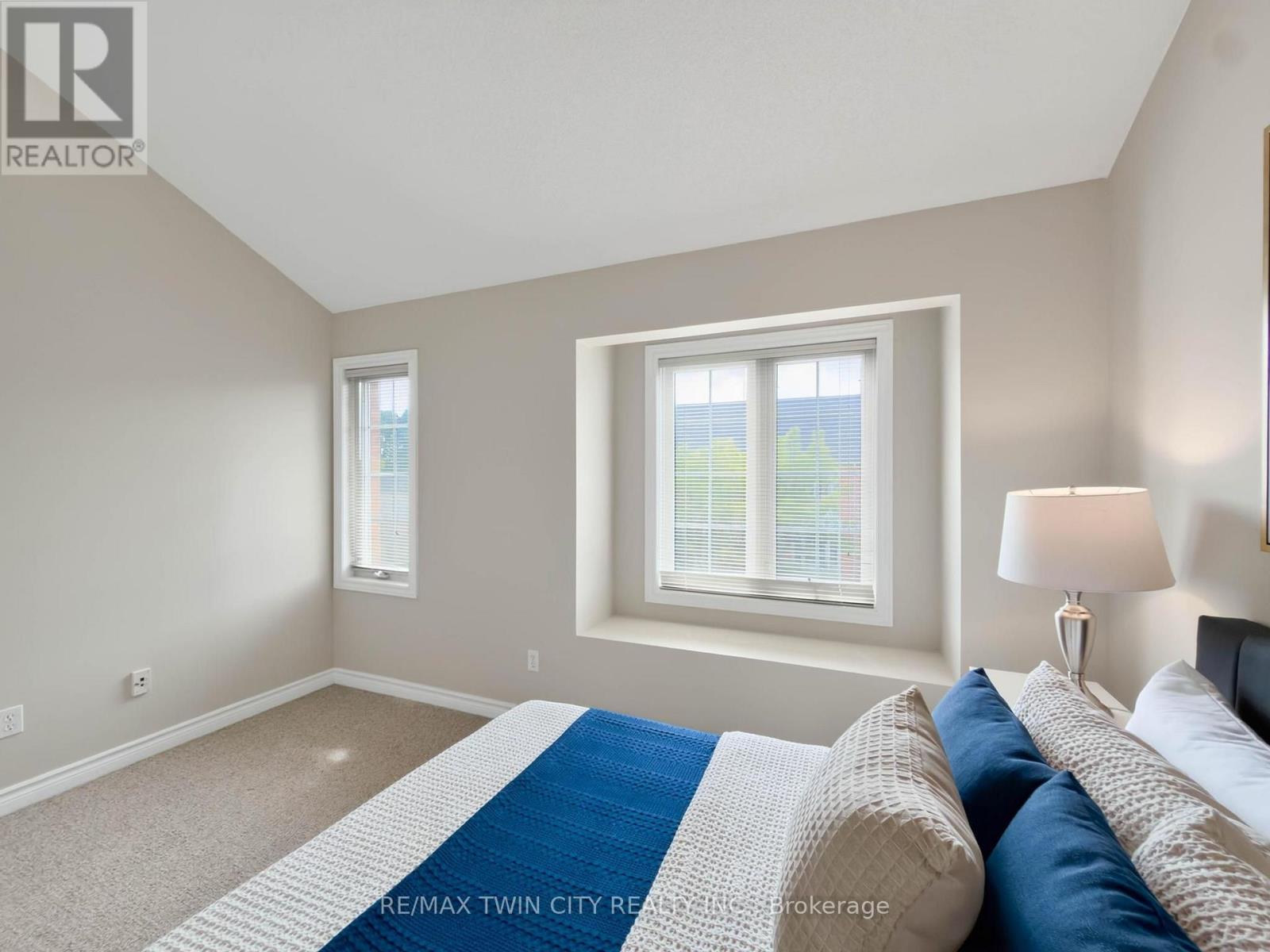 #105 3480 UPPER MIDDLE ROAD - Image 28