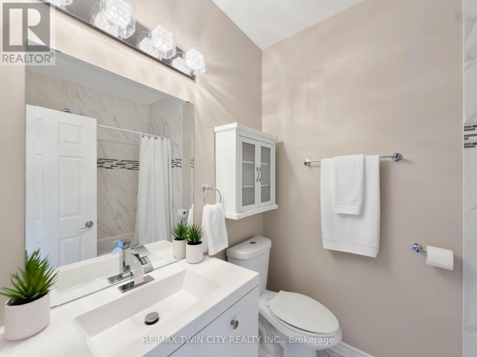 #105 3480 UPPER MIDDLE ROAD - Image 29