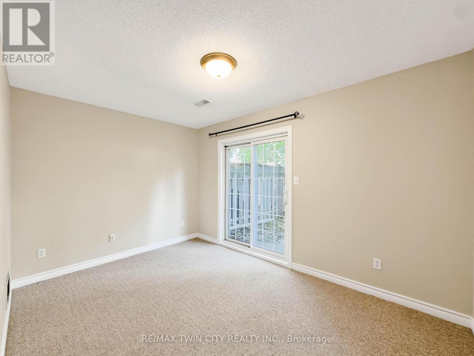 #105 3480 UPPER MIDDLE ROAD - Image 32