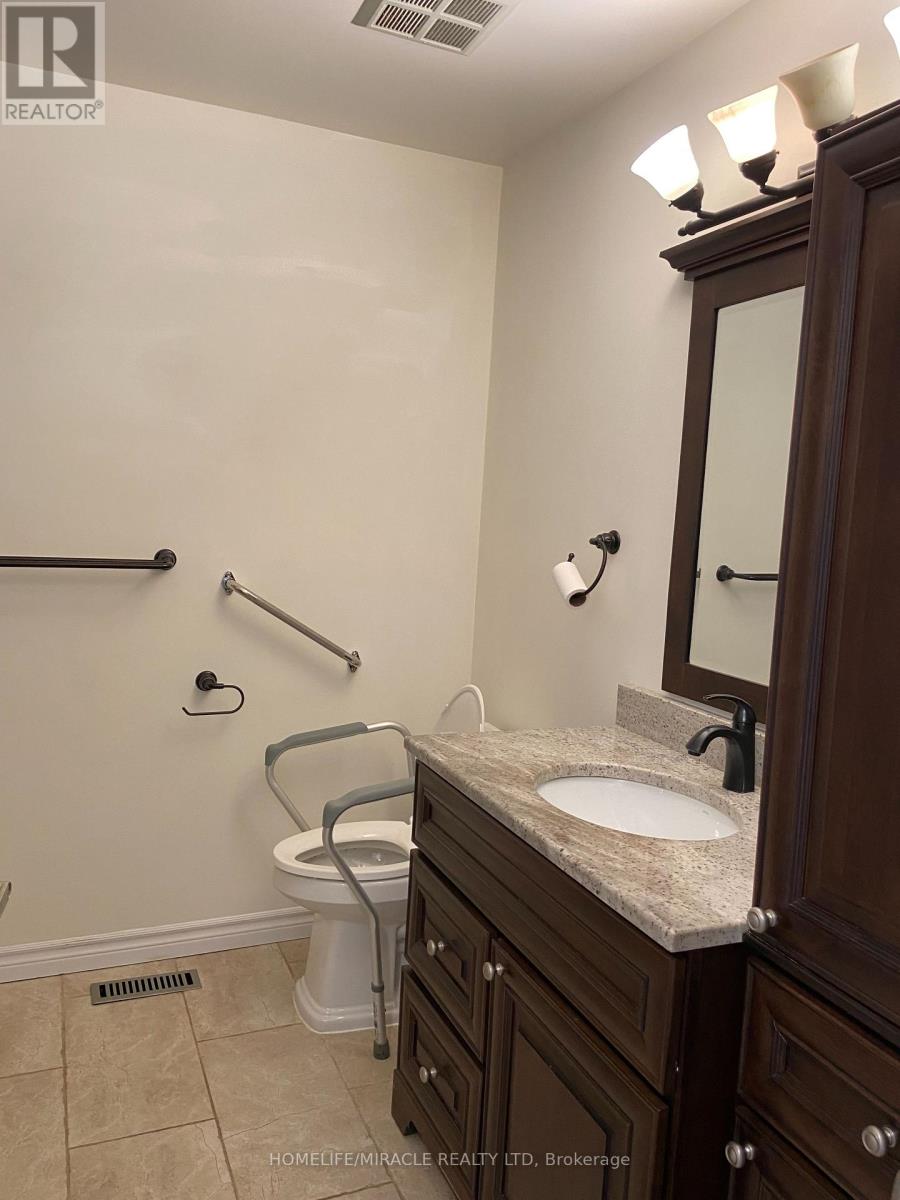 6856 DARCEL AVENUE, Mississauga (Malton) — photo 10