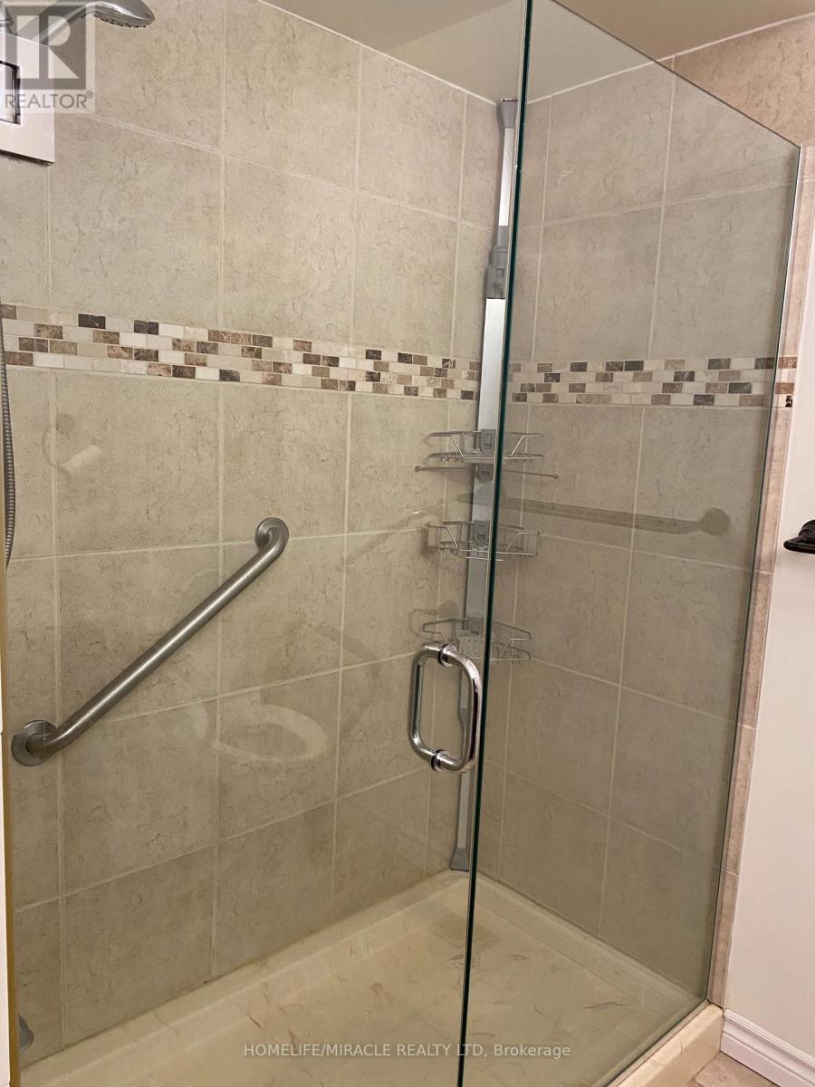 6856 DARCEL AVENUE, Mississauga (Malton) — photo 11