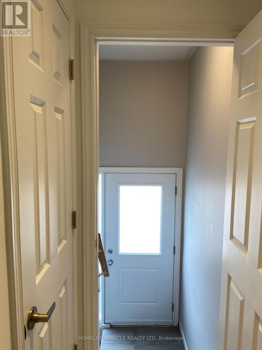 6856 DARCEL AVENUE, Mississauga (Malton) — photo 7