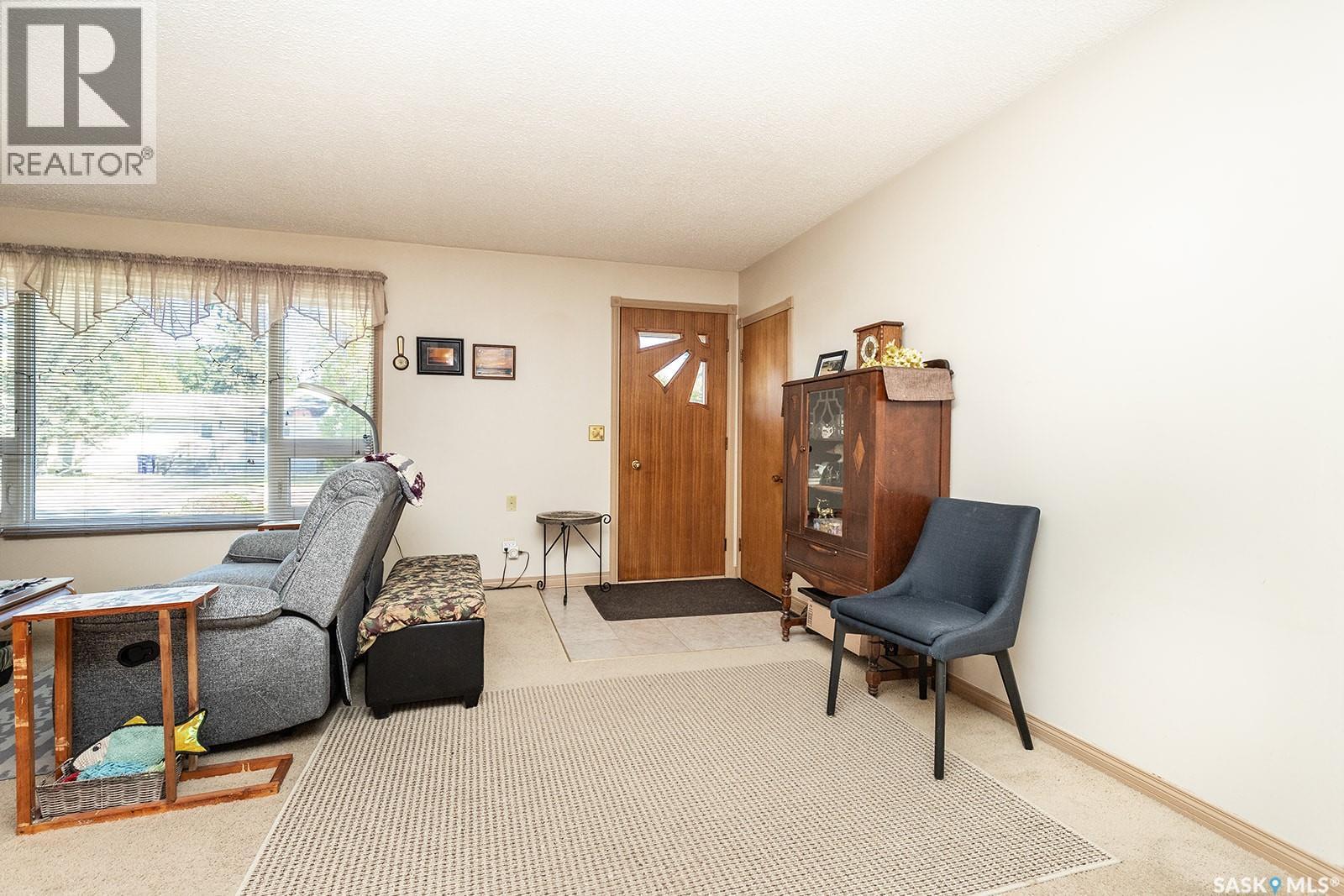 405 4th AVENUE E, Watrous — photo 2