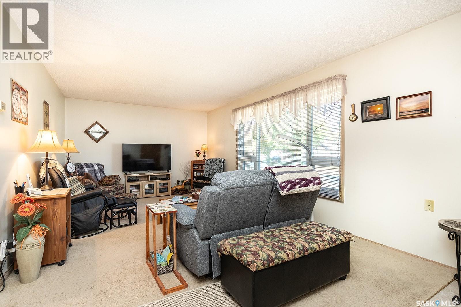 405 4th AVENUE E, Watrous — photo 3