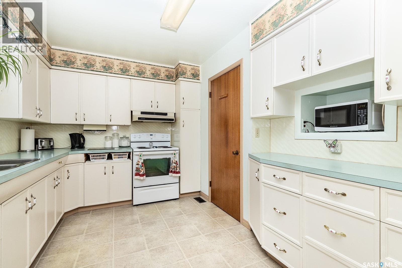 405 4th AVENUE E, Watrous — photo 7