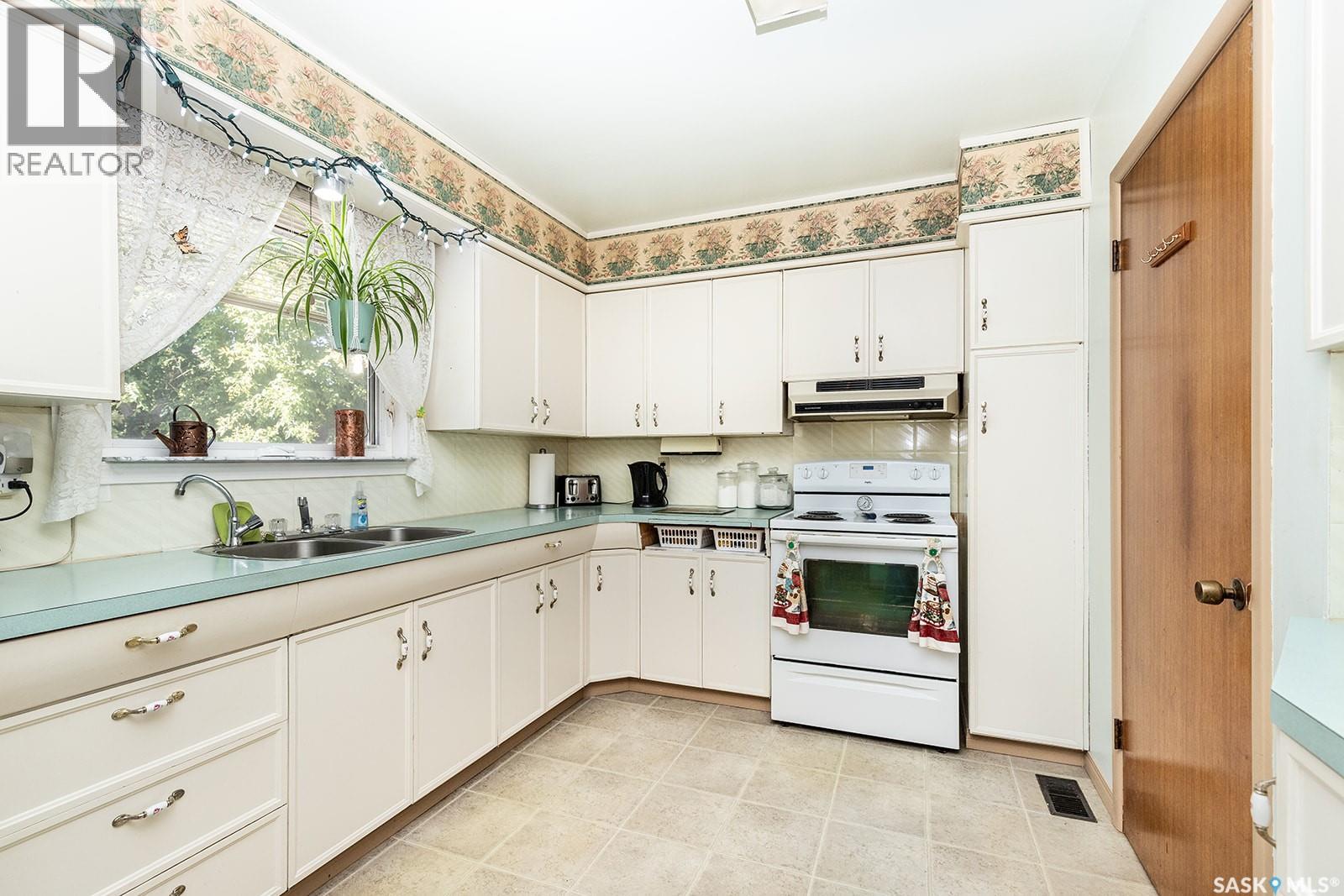 405 4th AVENUE E, Watrous — photo 8