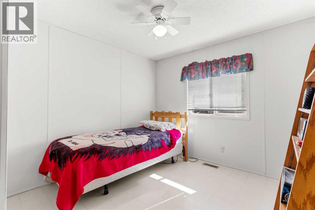 Listing photo – 150 Devilder Avenue, Trochu