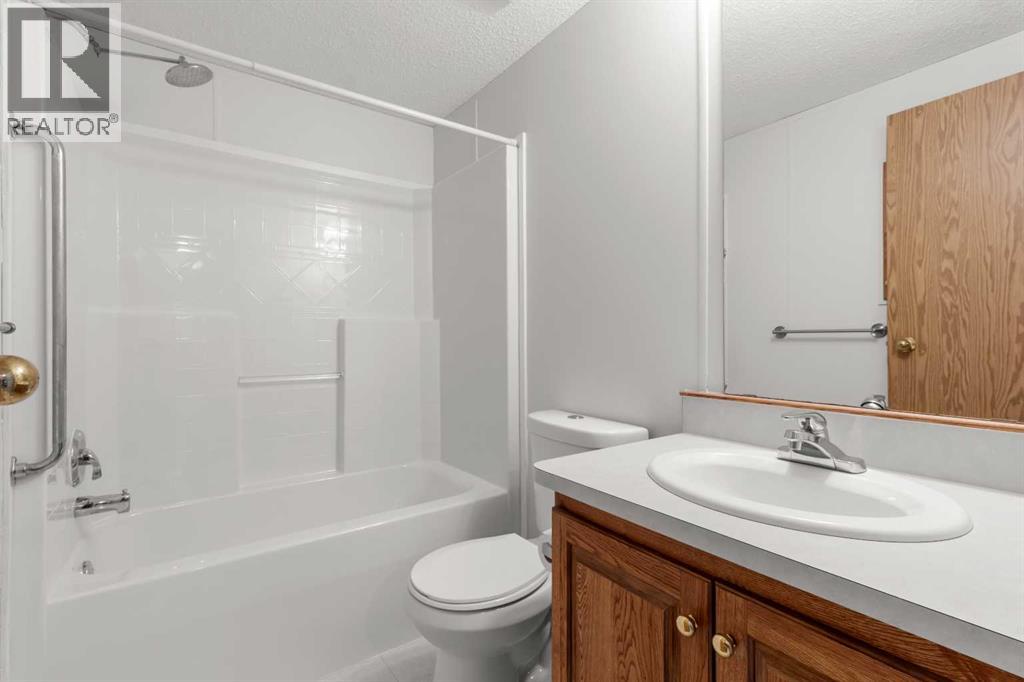 Listing photo – 150 Devilder Avenue, Trochu