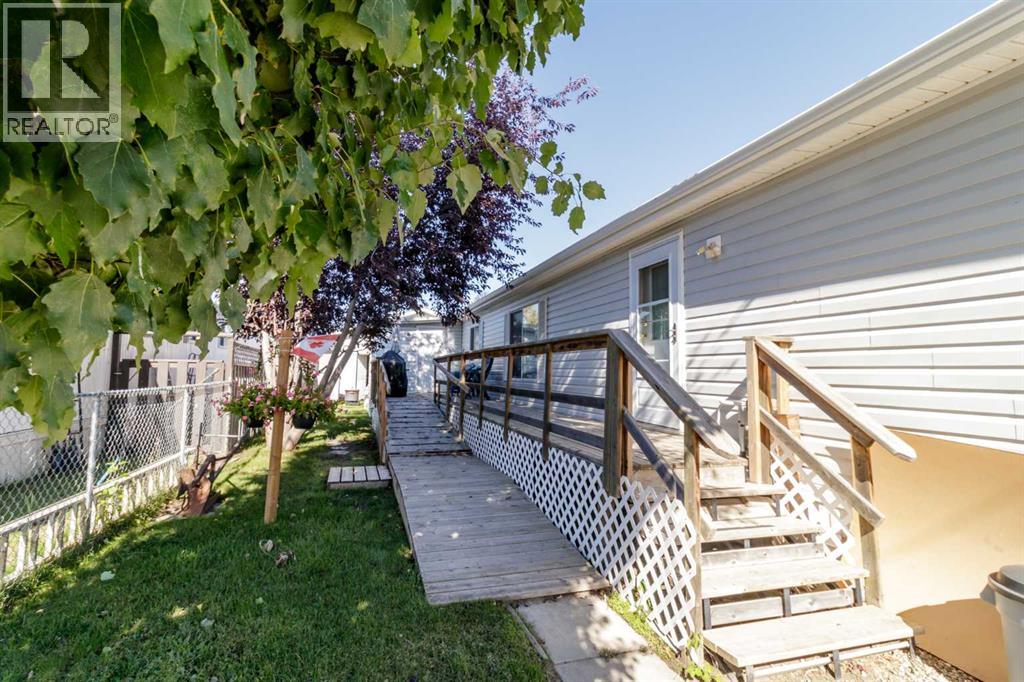 Listing photo – 150 Devilder Avenue, Trochu