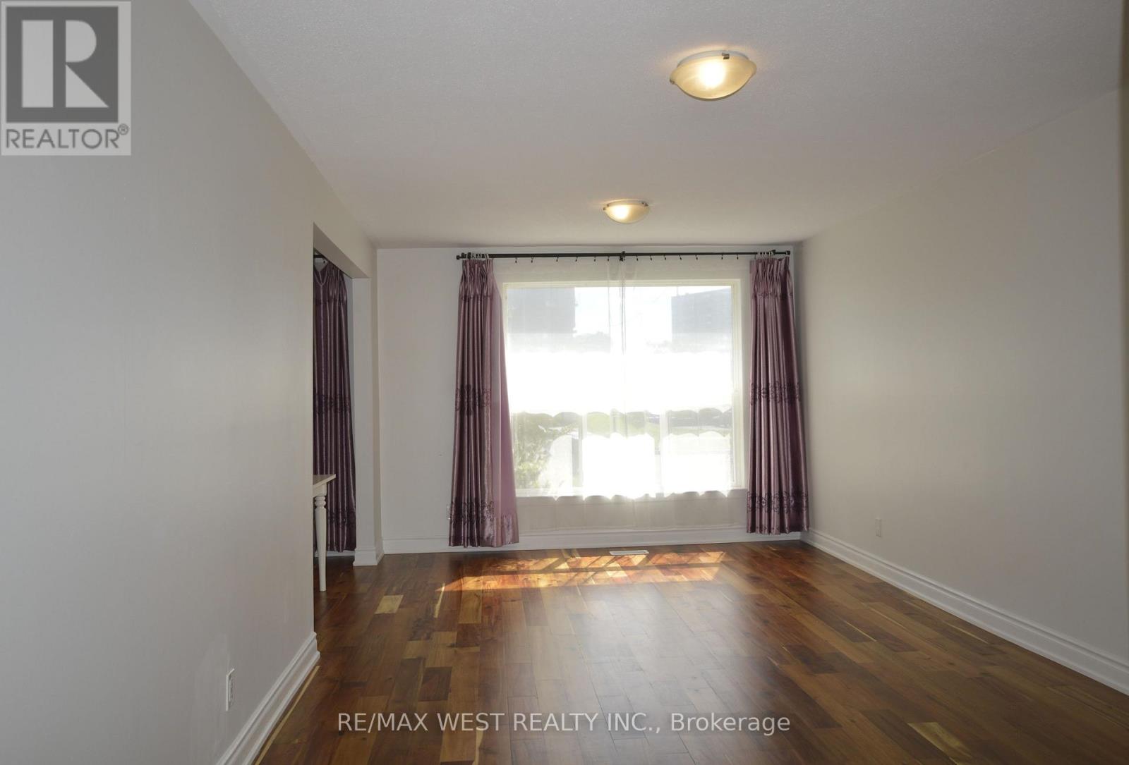 32 AXSMITH CRESCENT, Toronto (Don Valley Village) — photo 3