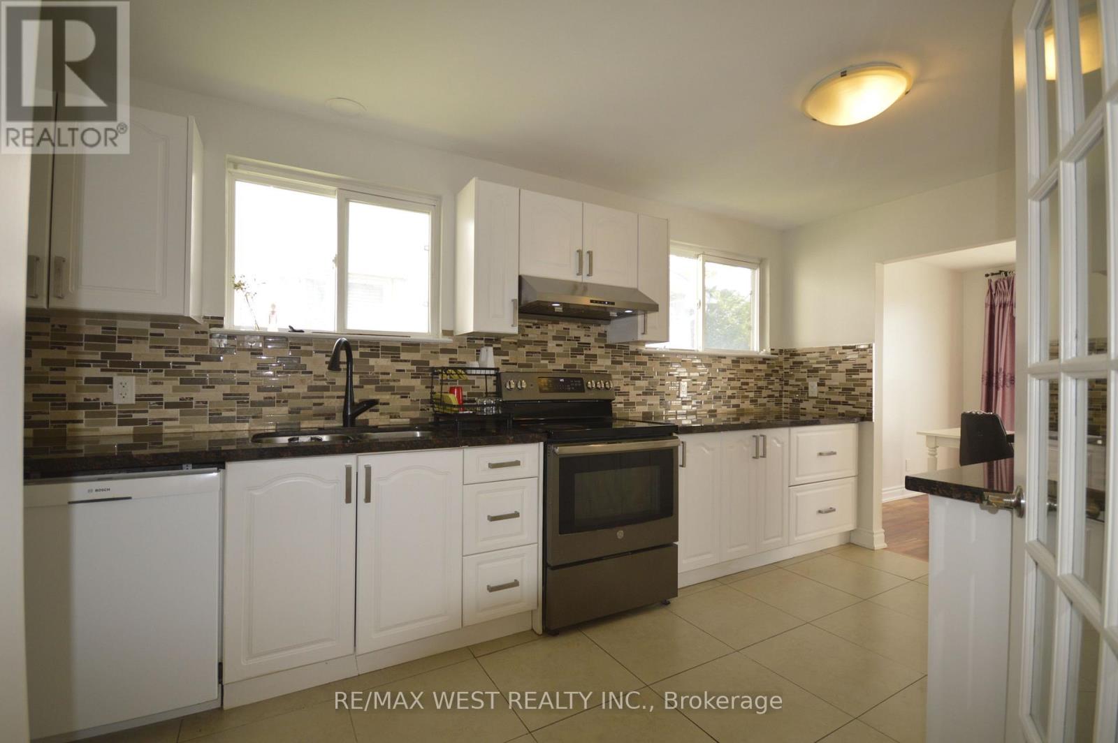 32 AXSMITH CRESCENT, Toronto (Don Valley Village) — photo 6