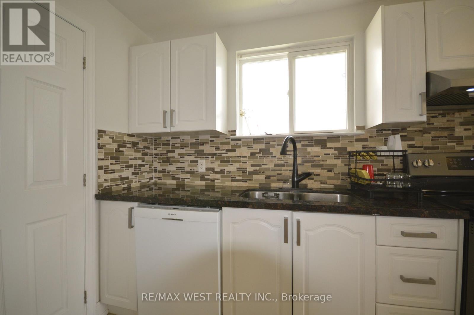 32 AXSMITH CRESCENT, Toronto (Don Valley Village) — photo 7