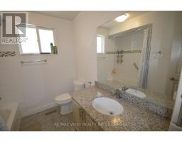 Bedroom 2 - 32 Axsmith Crescent, Toronto, ON M2J3K3 Photo 10