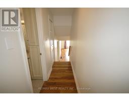 32 Axsmith Crescent, Toronto, ON M2J3K3 Photo 19