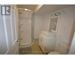 32 Axsmith Crescent, Toronto, ON M2J3K3 Photo 22