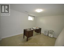 32 Axsmith Crescent, Toronto, ON M2J3K3 Photo 27