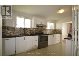 Bedroom 3 - 32 Axsmith Crescent, Toronto, ON M2J3K3 Photo 6