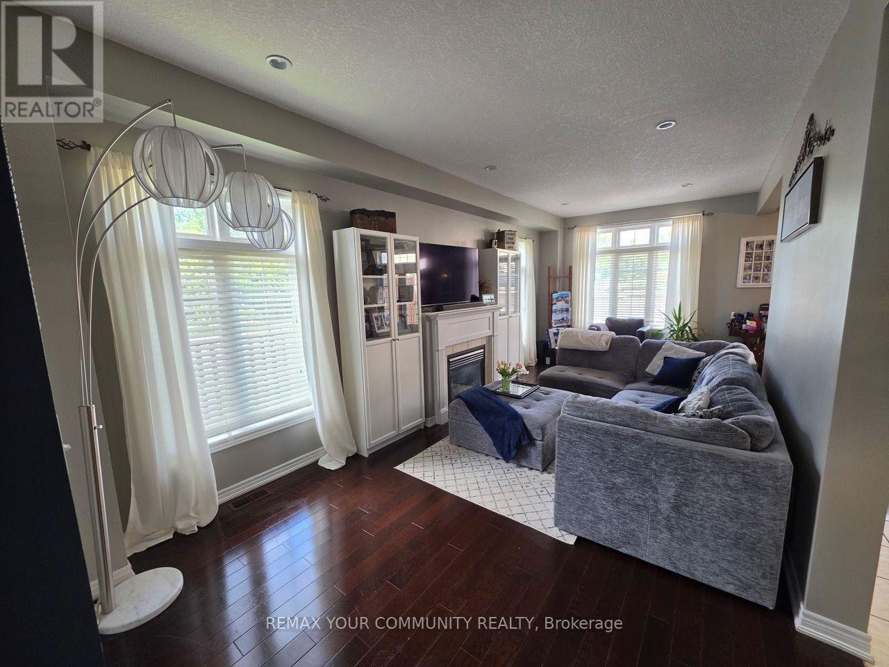 1 VICTOR LARGE WAY, Orangeville — photo 8