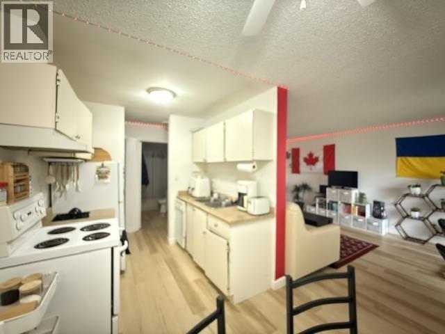 #101 282 N BROADWAY AVENUE - 7