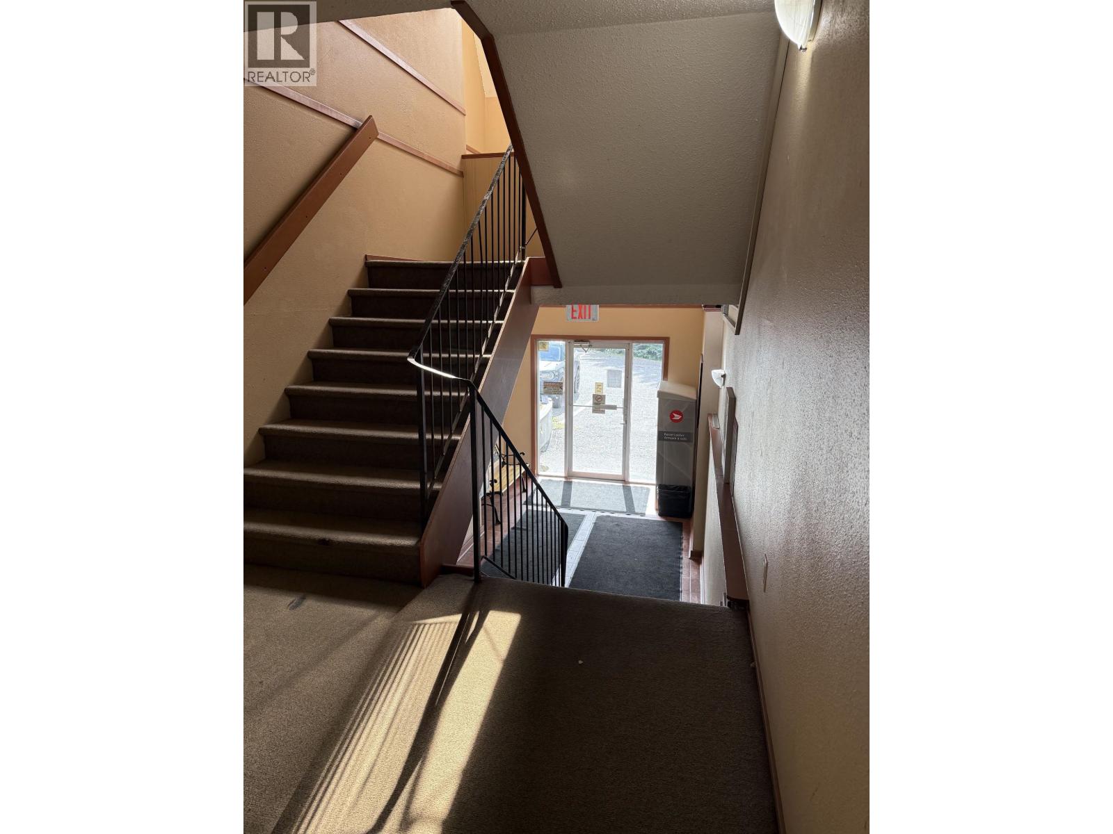 #101 282 N BROADWAY AVENUE - 23