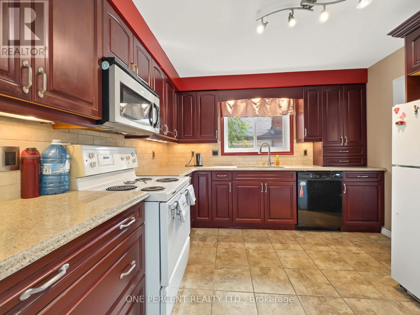211 REID STREET - 6