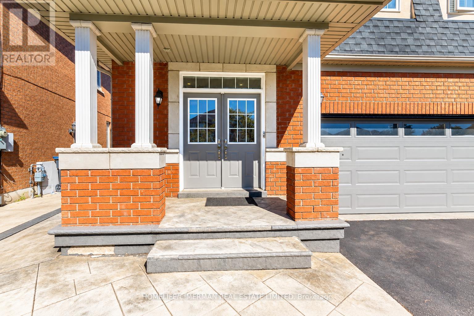 7 OKANAGAN DRIVE - 27