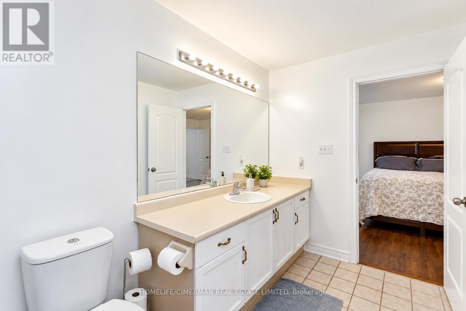 7 OKANAGAN DRIVE - 31