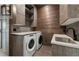 7646 Seven O'clock Drive, Pemberton, BC V0N2L3 Photo 13