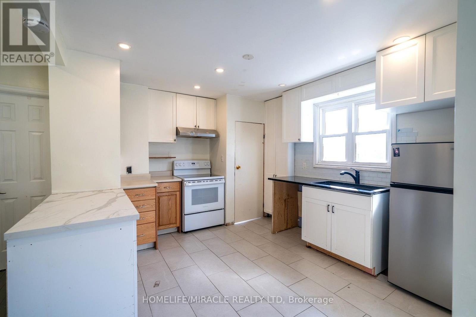 373 DREW STREET, Oshawa (Central) — photo 5