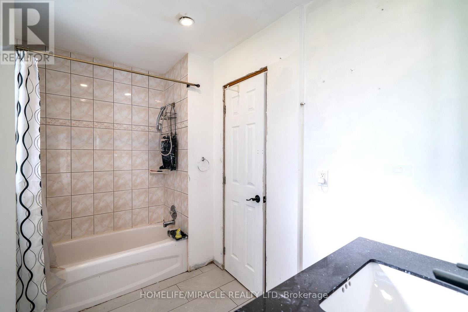 373 DREW STREET, Oshawa (Central) — photo 6