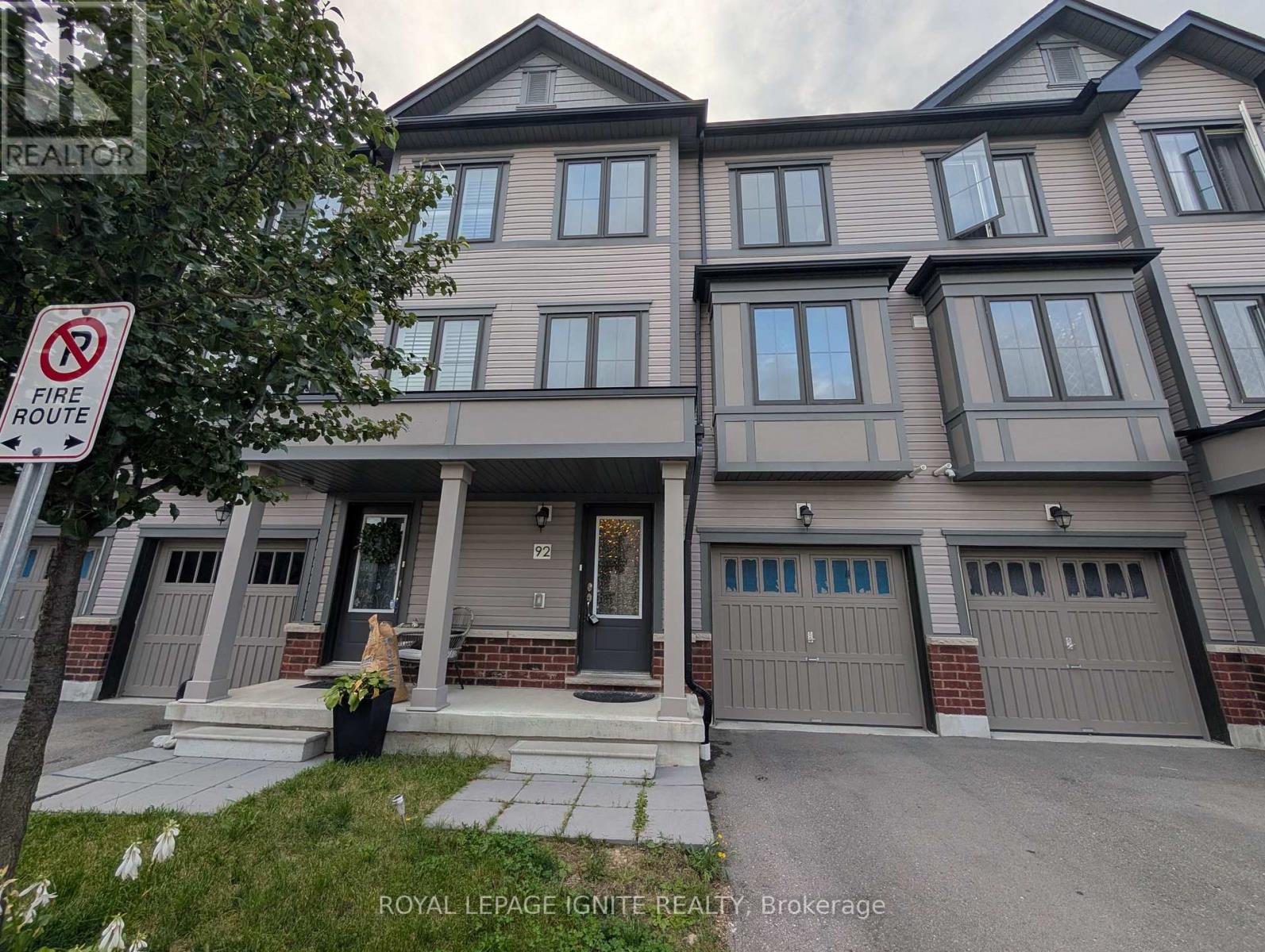 92 JEROME WAY, Clarington (Bowmanville) — photo 3