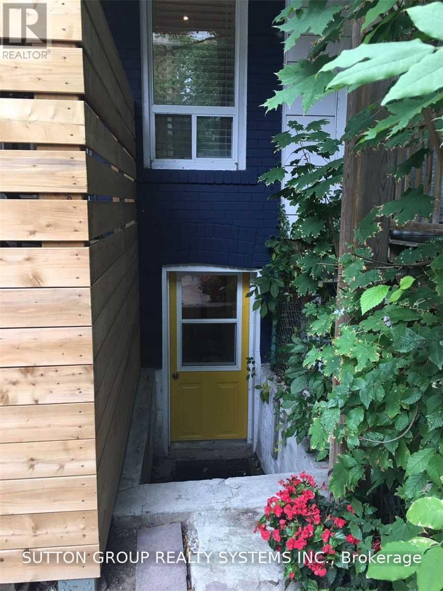 BSMT - 327 COXWELL (BASEMENT) AVENUE, Toronto (Woodbine Corridor) — photo 2