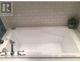 Bsmt - 327 Coxwell (basement) Avenue, Toronto, ON M4L3B5 Photo 10