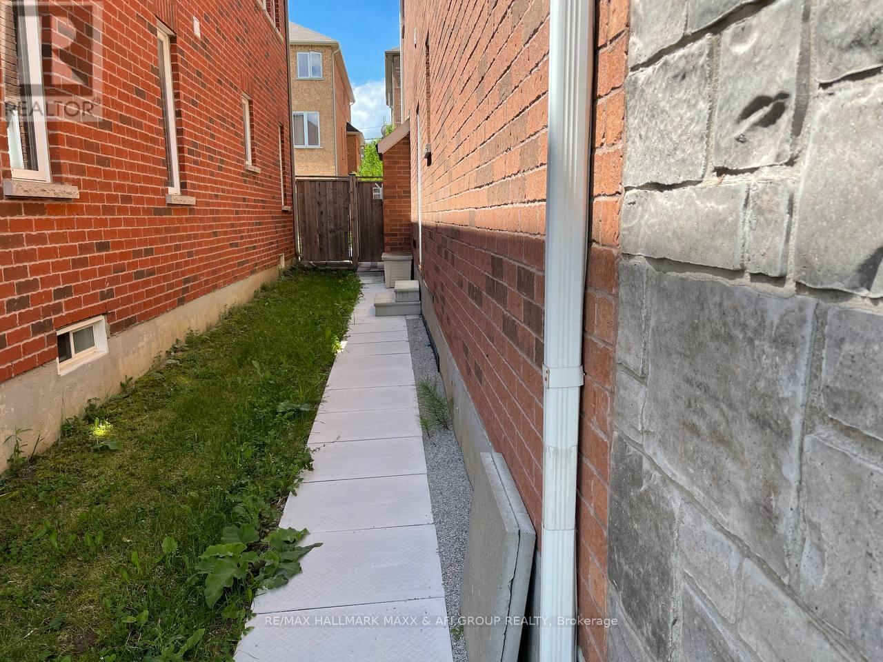 BSMT - 53 FROUD DRIVE, Richmond Hill (Westbrook)