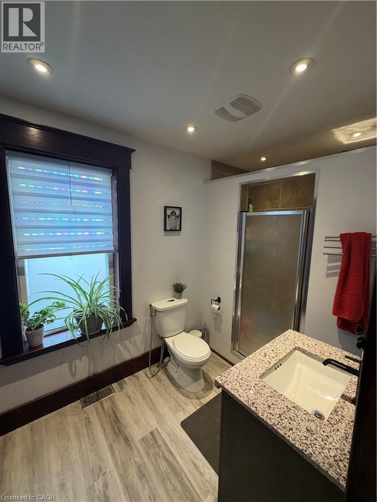 202 COLBORNE Street W, Brantford — photo 10