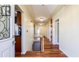 Living room - 403 13 Street Se, Medicine Hat, AB T1A1X1 Photo 6