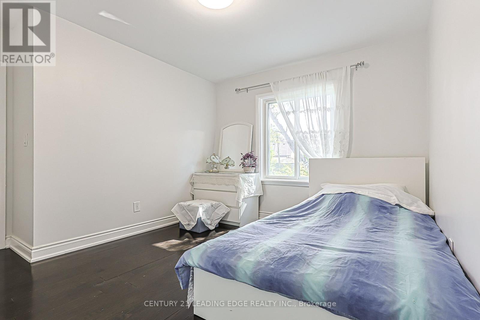 246 ELLINGTON DRIVE - 18