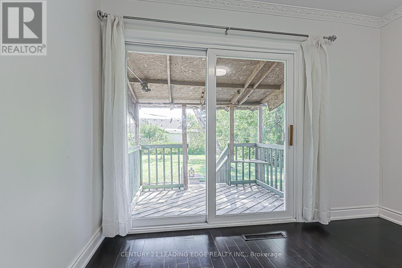 246 ELLINGTON DRIVE - 20