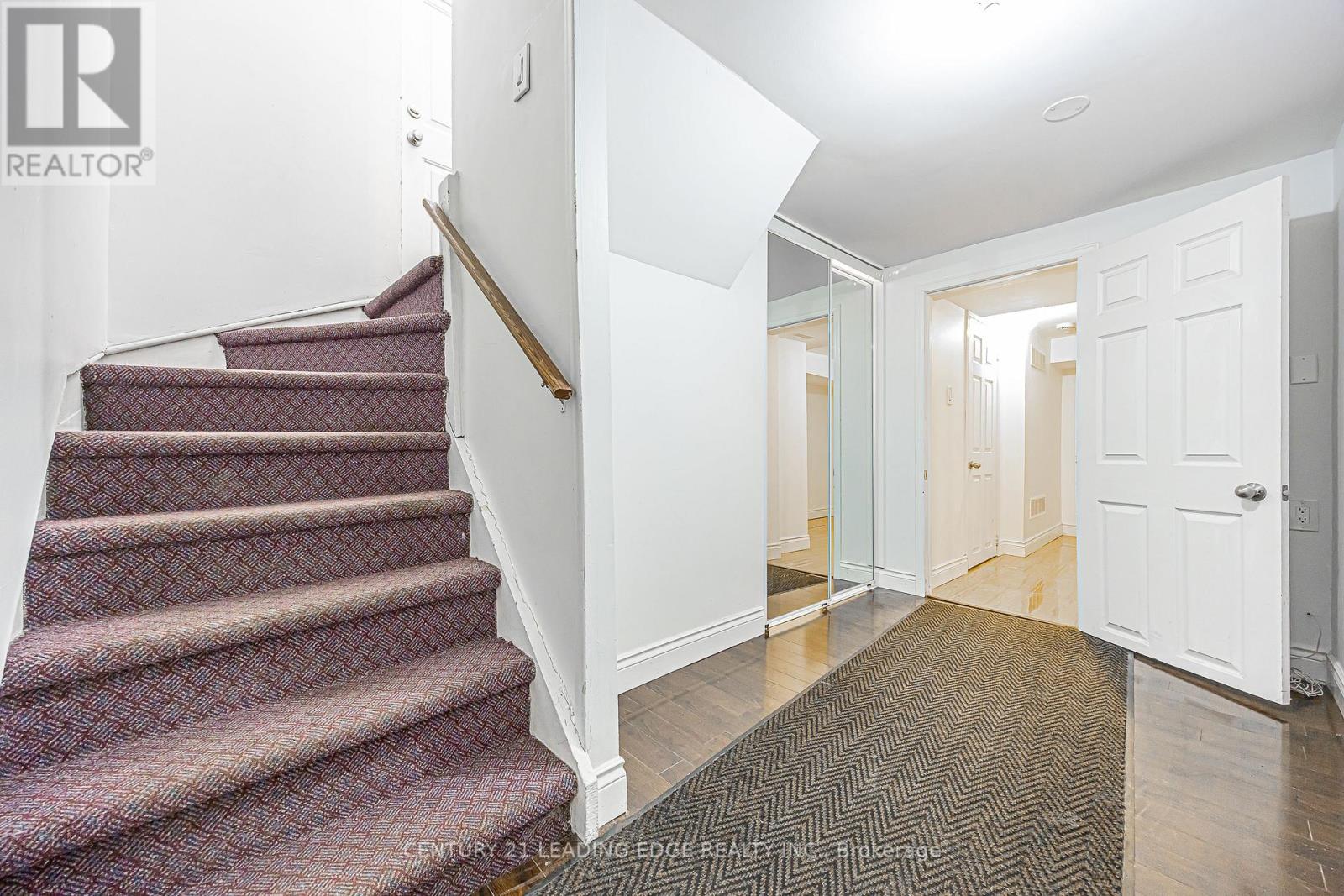 246 ELLINGTON DRIVE - 25