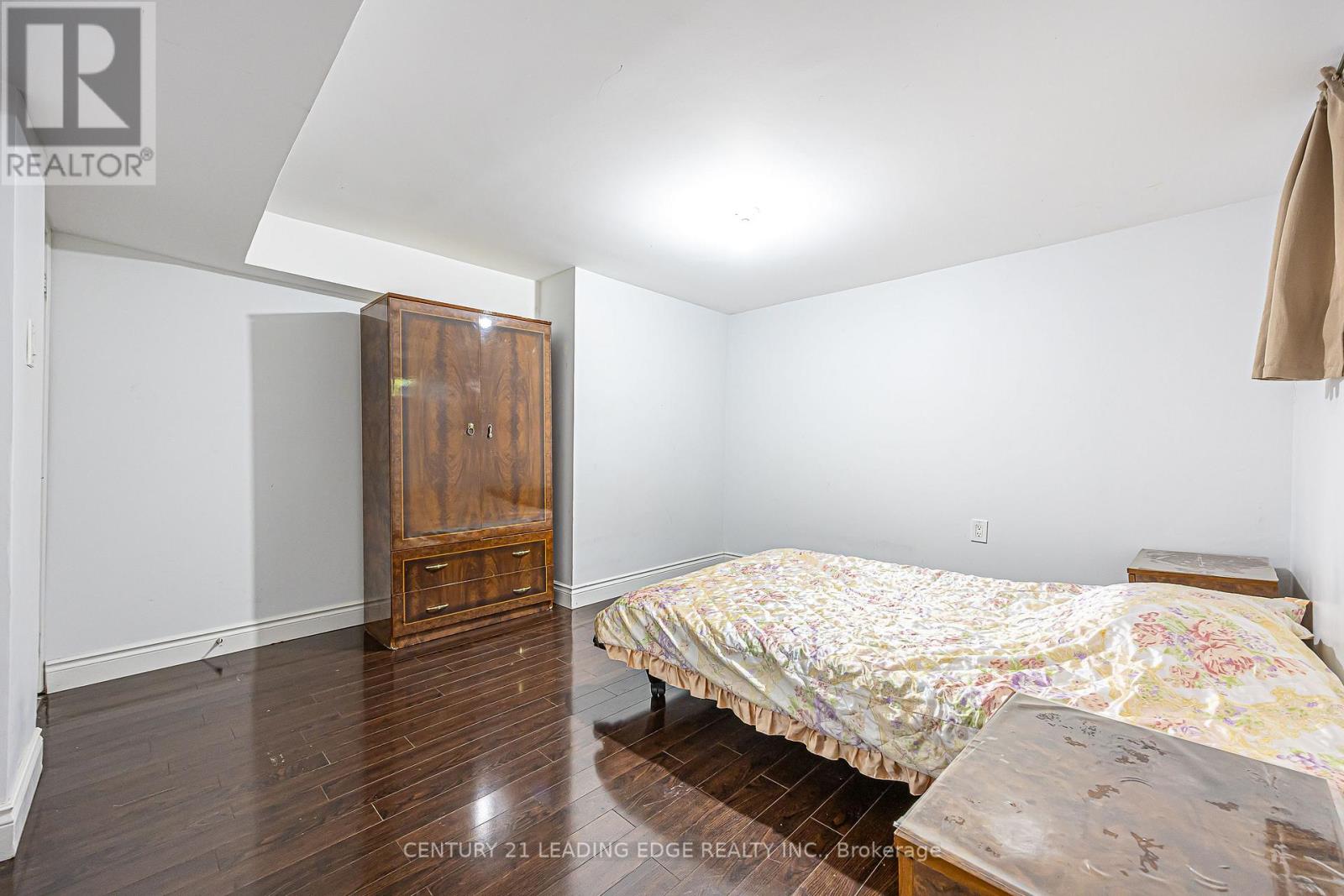 246 ELLINGTON DRIVE - 35