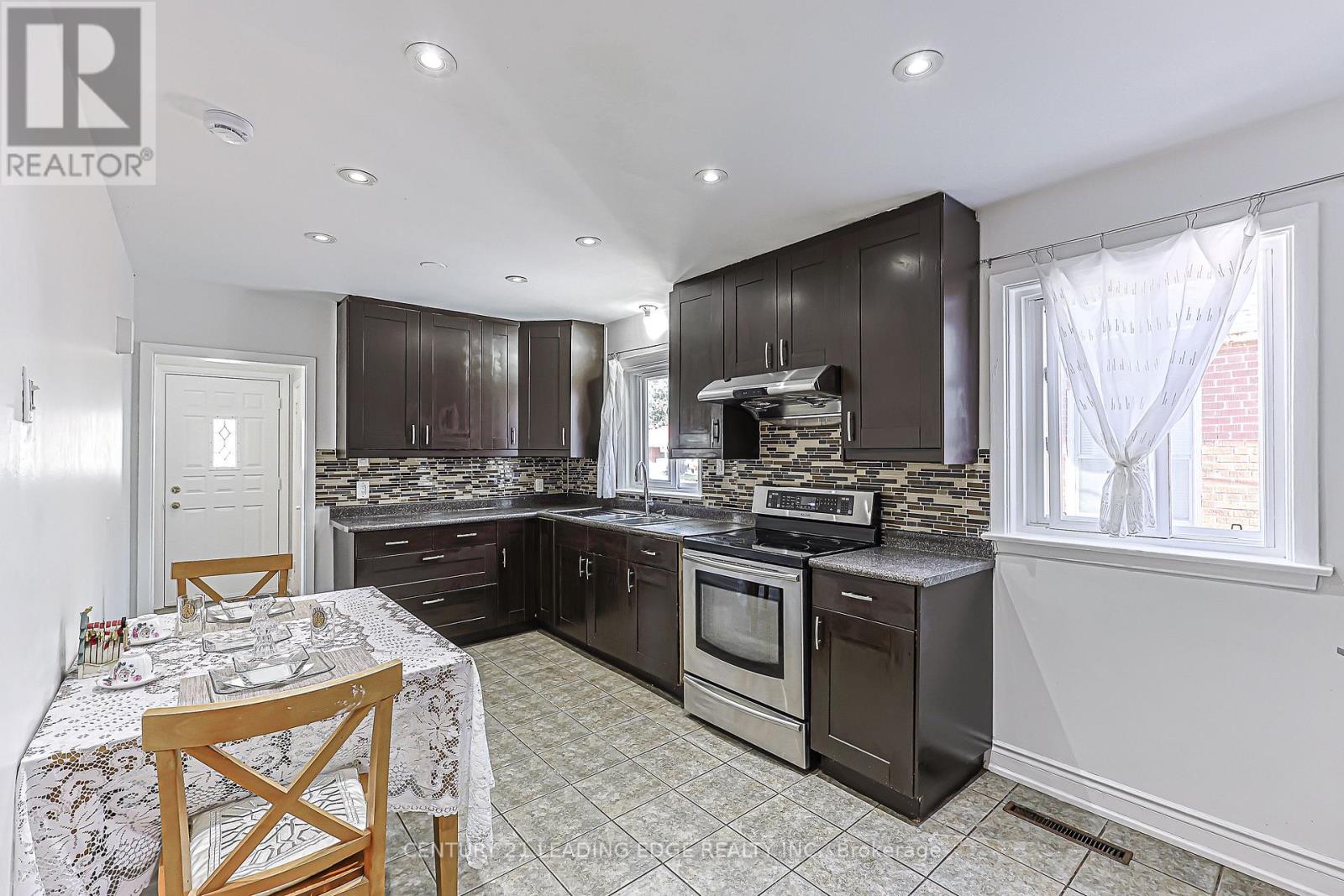 246 ELLINGTON DRIVE, Toronto (Wexford-Maryvale) — photo 8