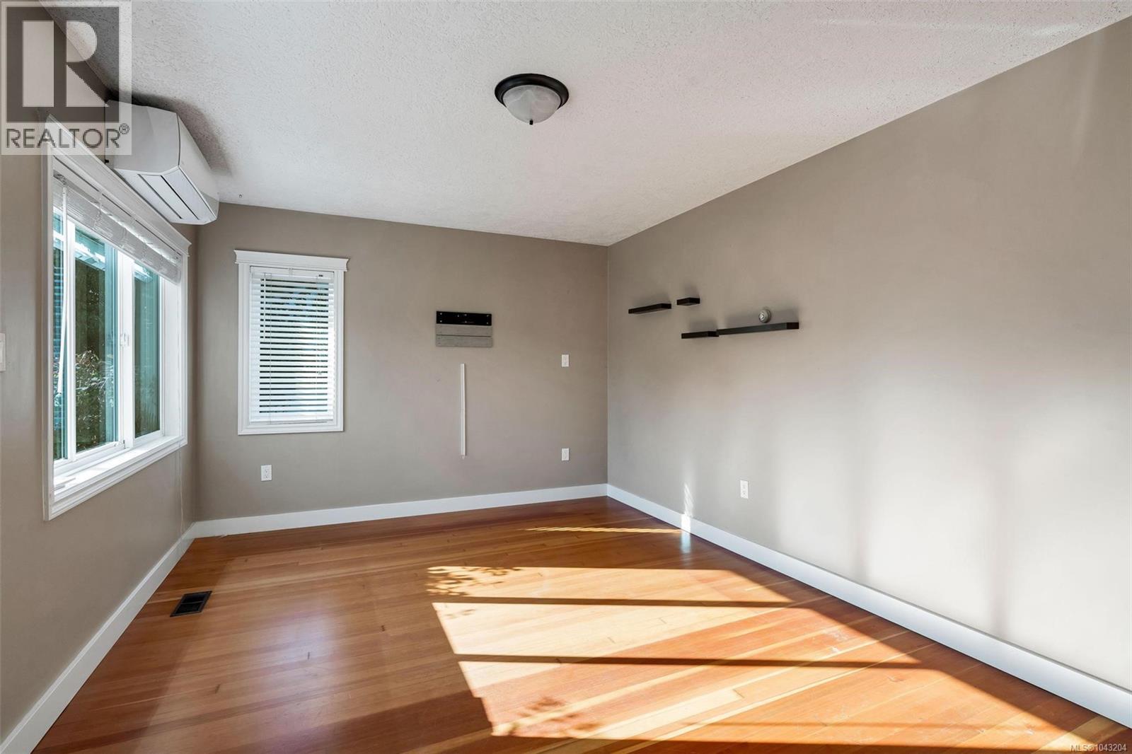 355 Beech Ave - 4